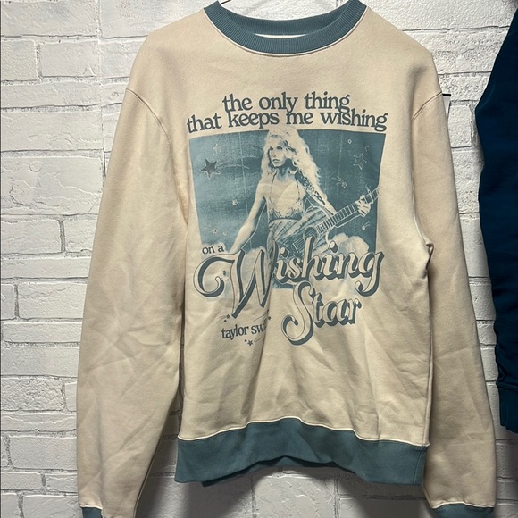 Taylor Swift Graphic Sweatshirt - Cream and Blue - Picture 1 of 9
